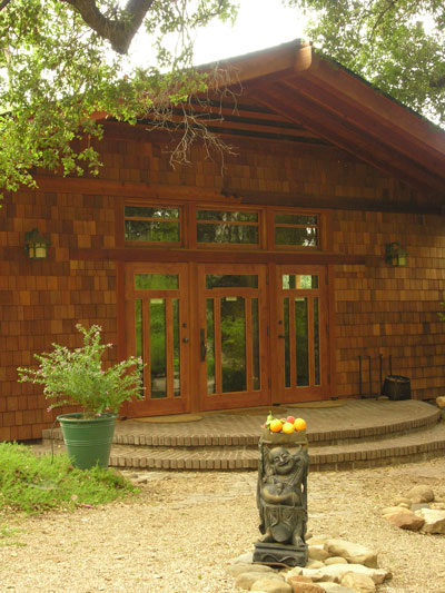 
In 2002, Bill added the Craftsman-style yoga studio as a place where family and community could gather. Used mainly for yoga and meditation, Bill says he throws down a carpet for dancing or social gatherings.
